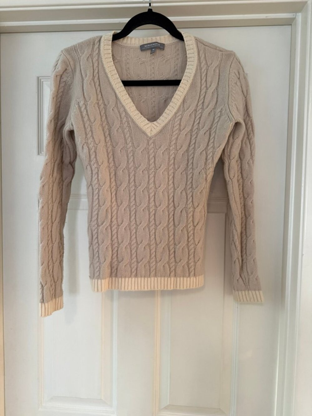 Luxury Neiman Marcus Cashmere Sweater